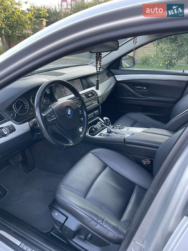 Седан BMW 5 Series 2010 в Луцке