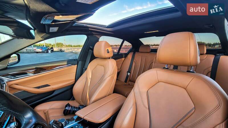 Седан BMW 5 Series 2019 в Львове