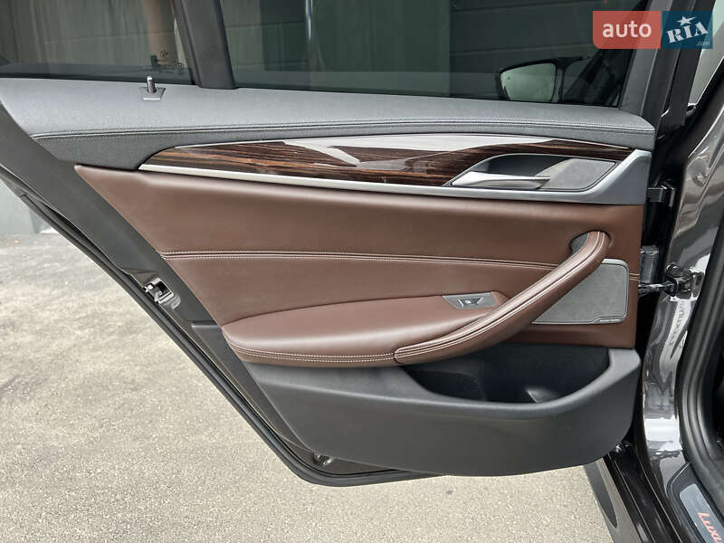 Седан BMW 5 Series 2017 в Рівному
