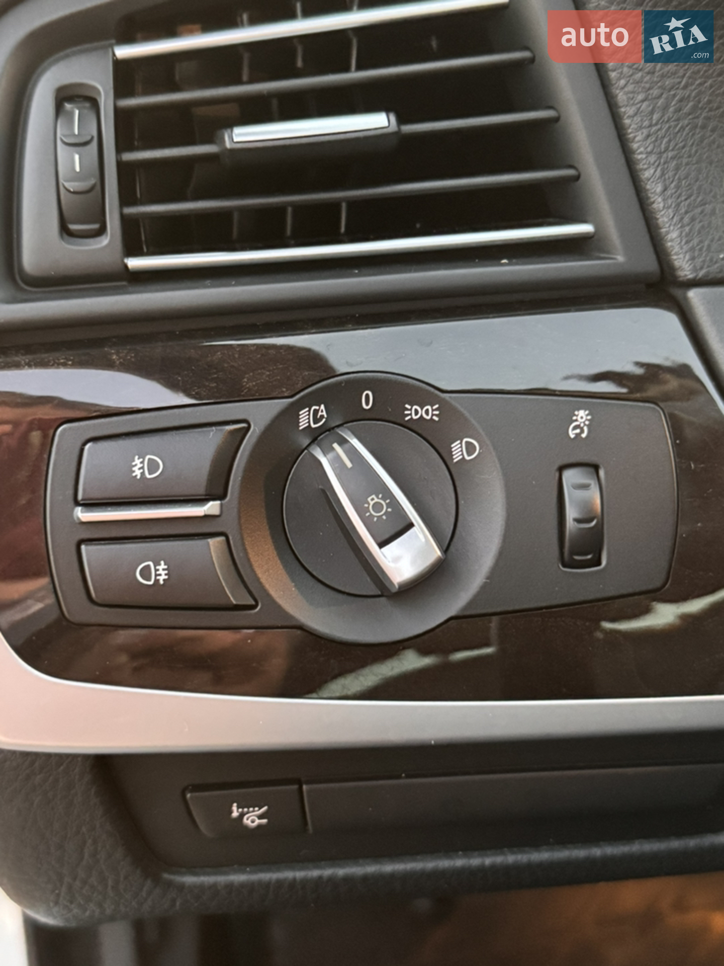 2012 BMW 5er - мініатюра 11