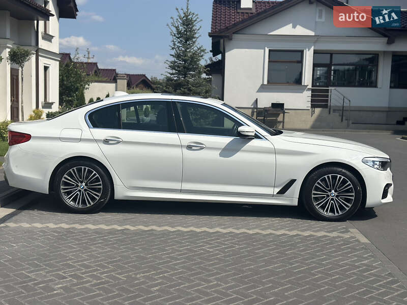 Седан BMW 5 Series 2017 в Львове