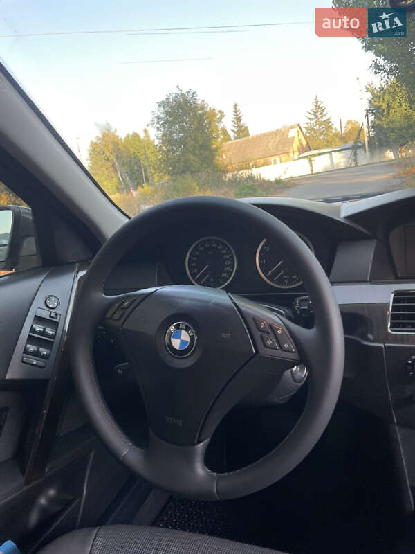 Седан BMW 5 Series 2004 в Калиновке