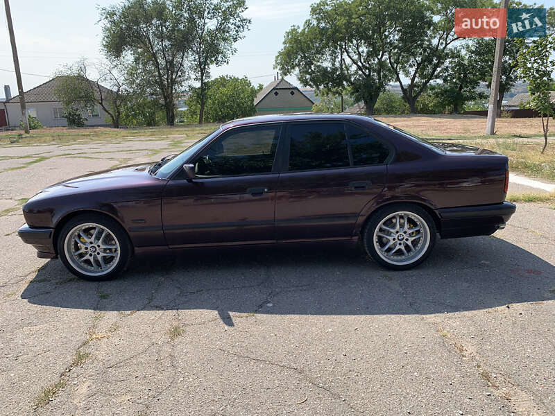 Седан BMW 5 Series 1995 в Болграде