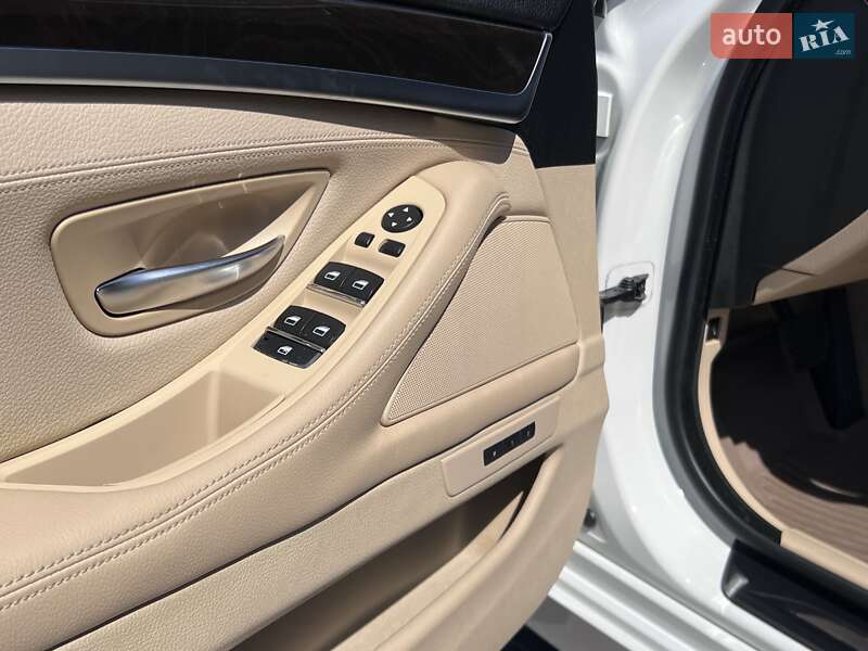 Седан BMW 5 Series 2013 в Нововолинську