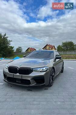 Седан BMW 5 Series 2017 в Мостиске