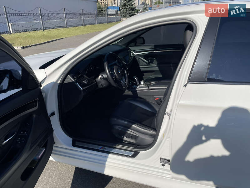 Седан BMW 5 Series 2015 в Києві