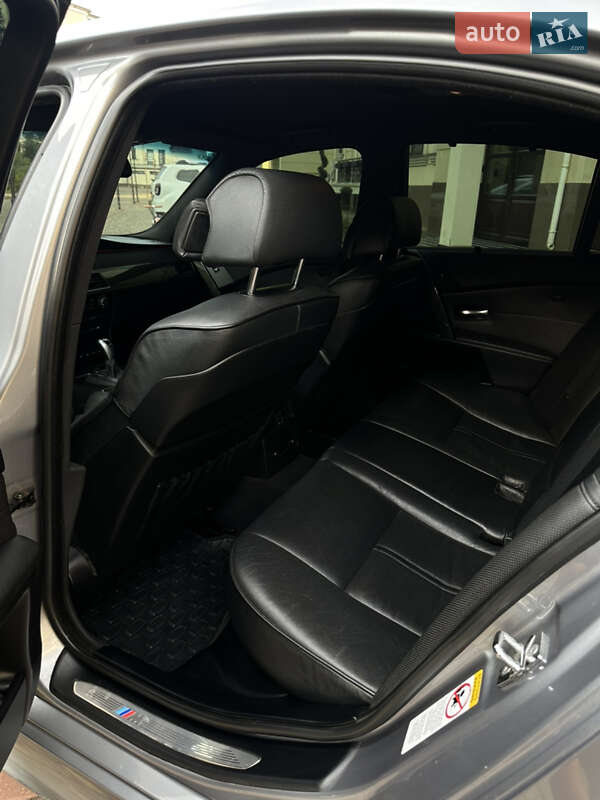 Седан BMW 5 Series 2004 в Одессе