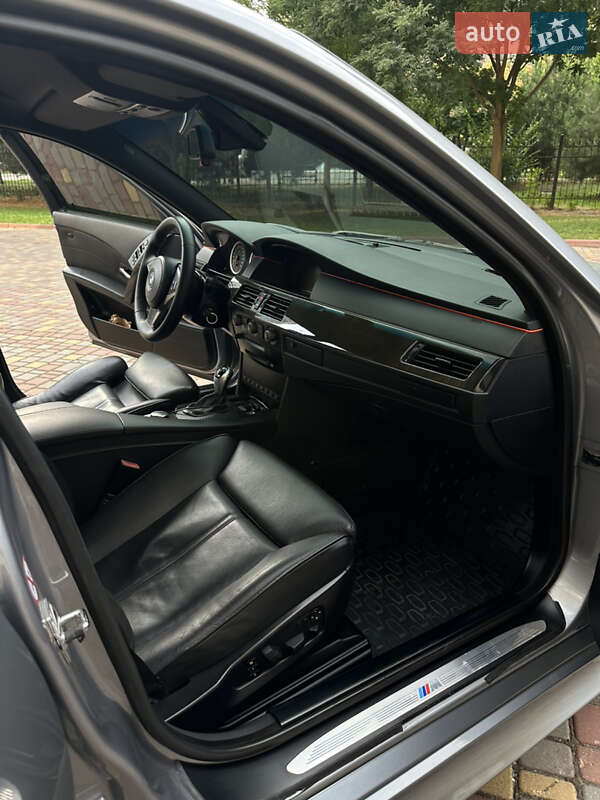 Седан BMW 5 Series 2004 в Одессе