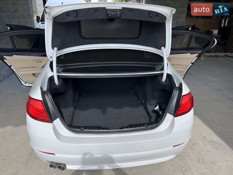 Седан BMW 5 Series 2010 в Виноградове