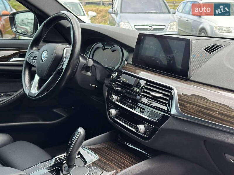 Седан BMW 5 Series 2018 в Львове