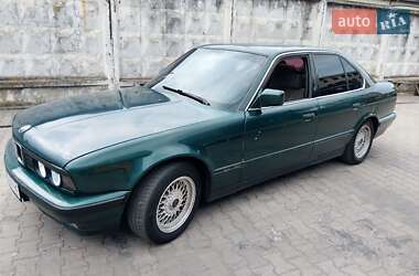 Седан BMW 5 Series 1990 в Рівному