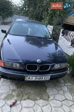 Седан BMW 5 Series 1999 в Корце