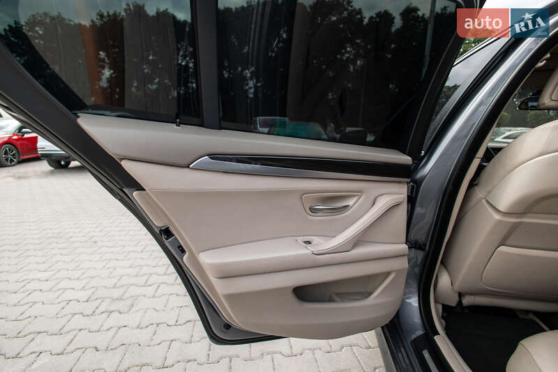 Седан BMW 5 Series 2011 в Львові