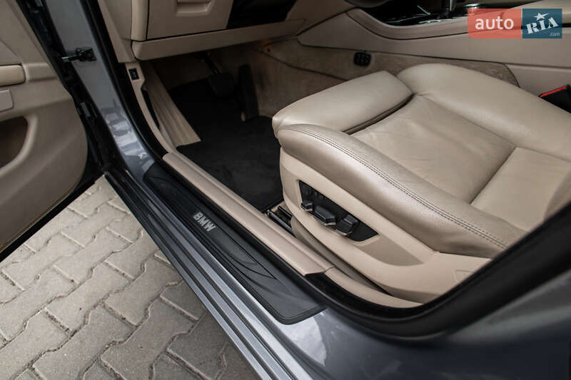 Седан BMW 5 Series 2011 в Львові