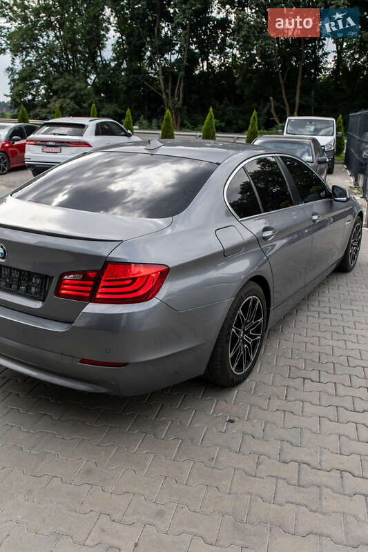 Седан BMW 5 Series 2011 в Львові