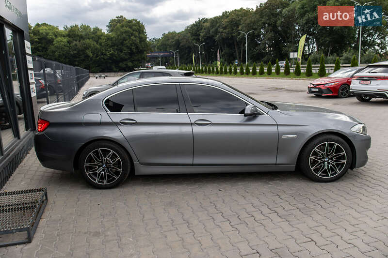 Седан BMW 5 Series 2011 в Львові