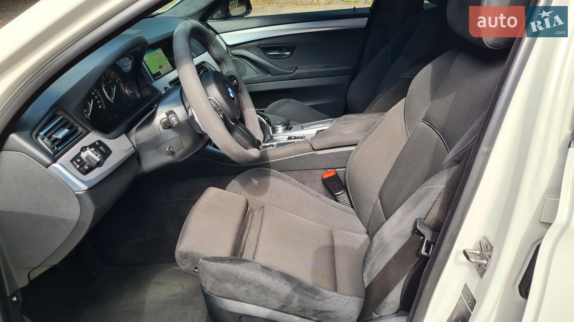 2011 BMW 5er - мініатюра 22