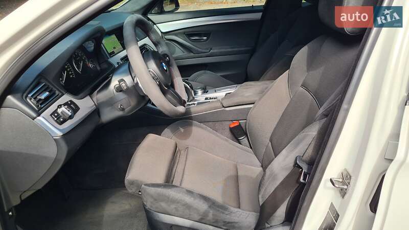 Седан BMW 5 Series 2011 в Львове