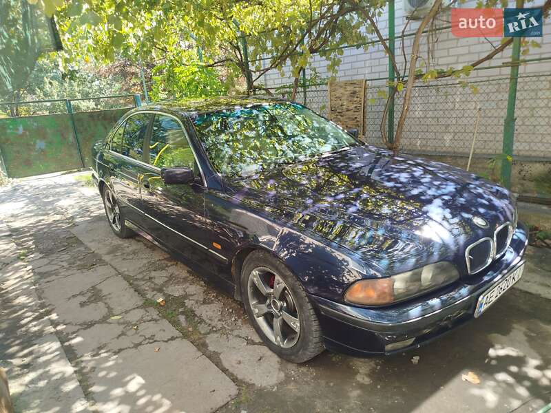 Седан BMW 5 Series 1999 в Новомосковске