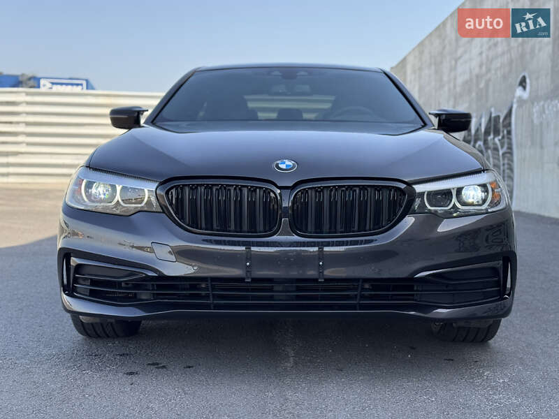 Седан BMW 5 Series 2019 в Львове