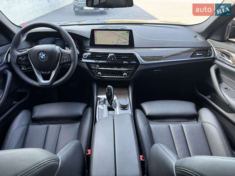 Седан BMW 5 Series 2019 в Львове