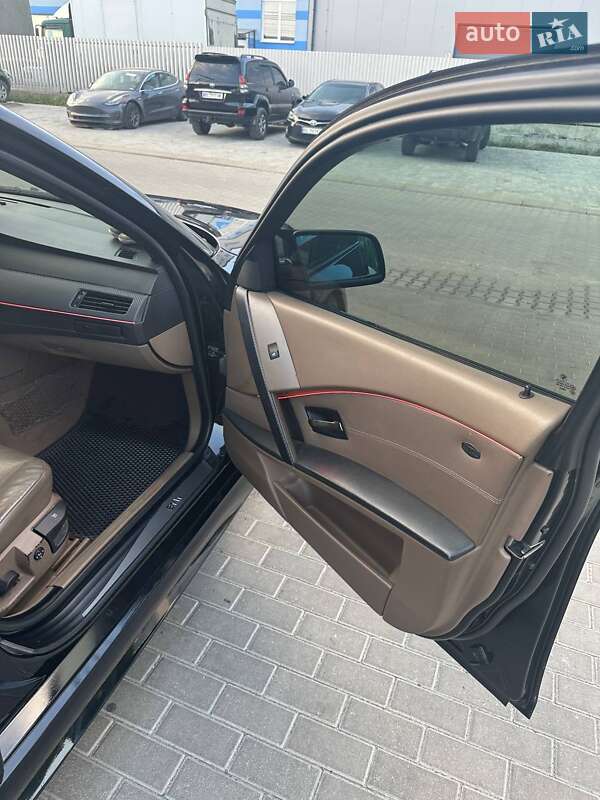 Седан BMW 5 Series 2005 в Львове