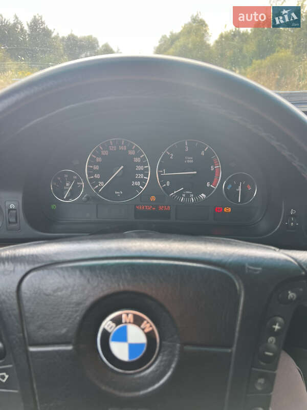 Седан BMW 5 Series 2001 в Старой Выжевке фото 6 Седан BMW 5 Series 2001 в Старой Выжевке