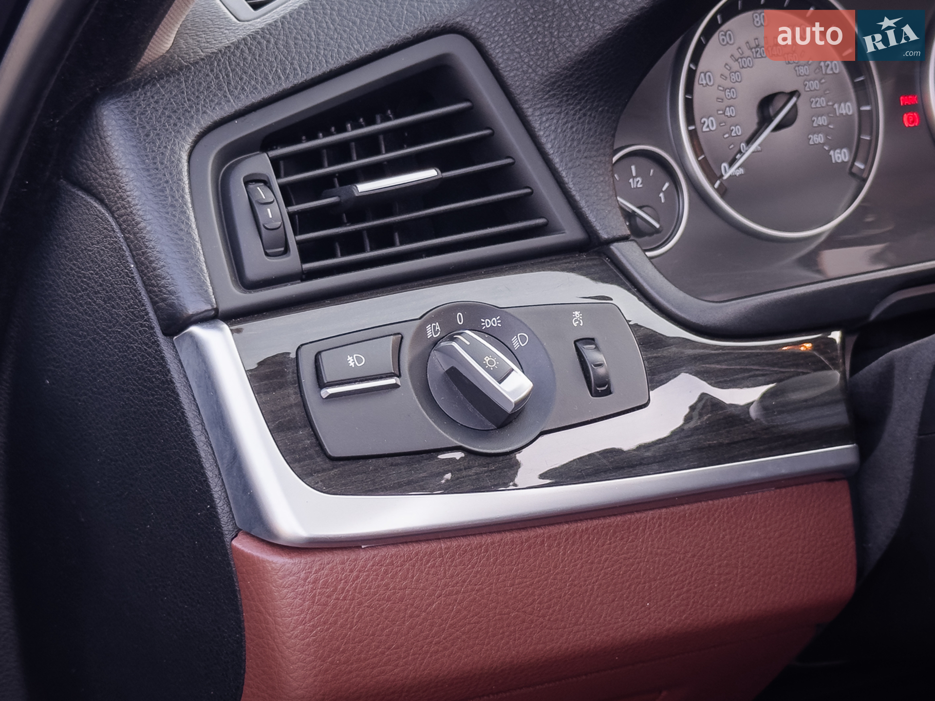 2014 BMW 5er - мініатюра 18