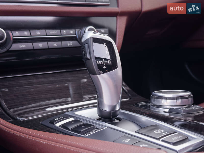 Седан BMW 5 Series 2014 в Коростене