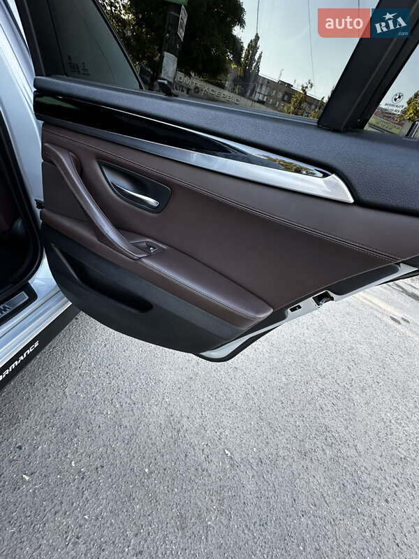 Седан BMW 5 Series 2014 в Кривом Роге