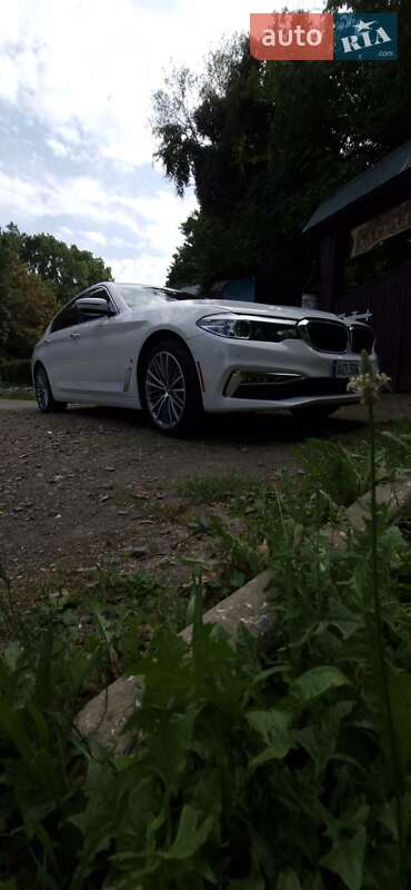 Седан BMW 5 Series 2018 в Ужгороде