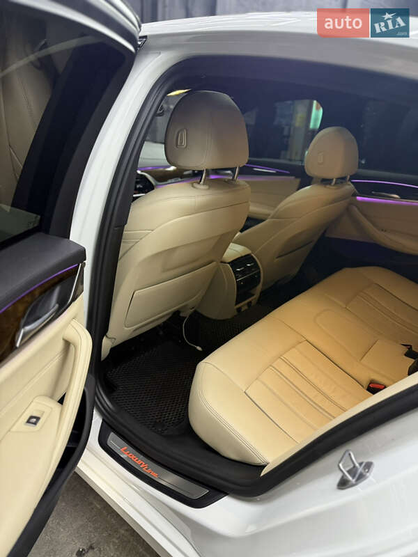 Седан BMW 5 Series 2017 в Киеве