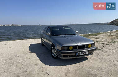 Седан BMW 5 Series 1989 в Новой Одессе