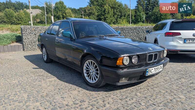 Седан BMW 5 Series 1990 в Львове