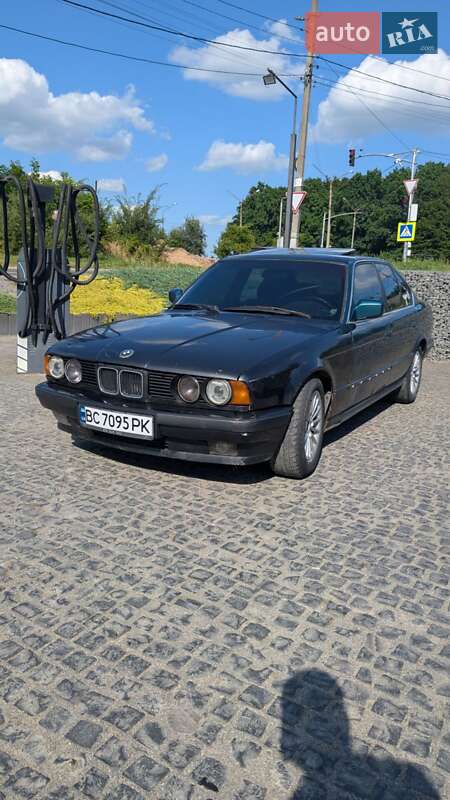 Седан BMW 5 Series 1990 в Львове