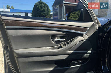 Седан BMW 5 Series 2012 в  фото 11 Седан BMW 5 Series 2012 в