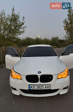 Седан BMW 5 Series 2004 в  фото 11 Седан BMW 5 Series 2004 в