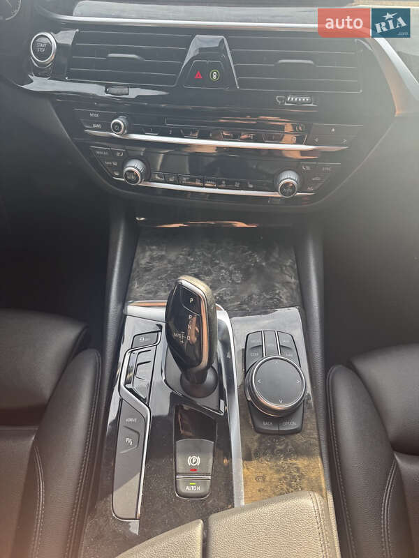 Седан BMW 5 Series 2018 в Киеве