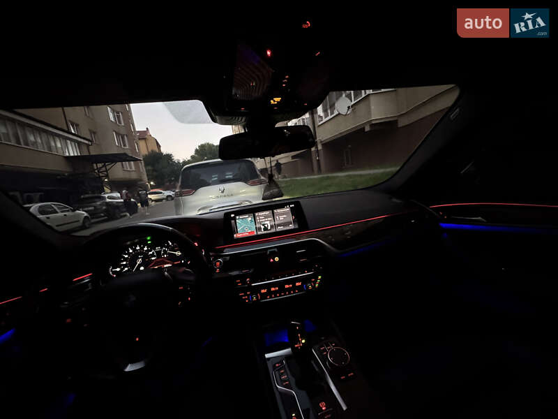 Седан BMW 5 Series 2018 в Львові