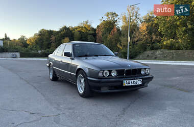 Седан BMW 5 Series 1989 в Киеве