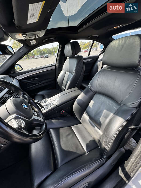 Седан BMW 5 Series 2015 в Дніпрі