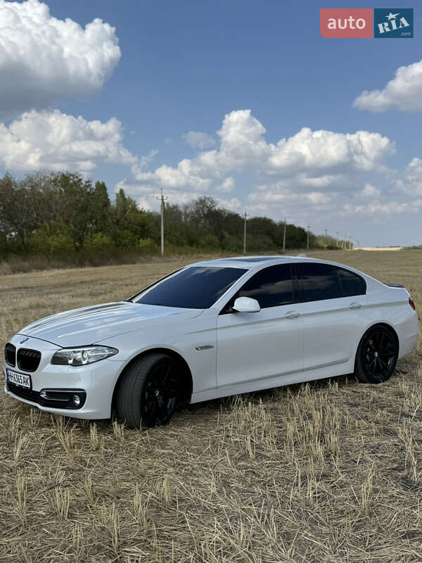 Седан BMW 5 Series 2016 в Балті