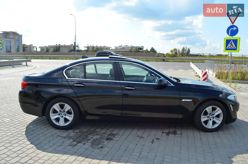 Седан BMW 5 Series 2013 в Львові