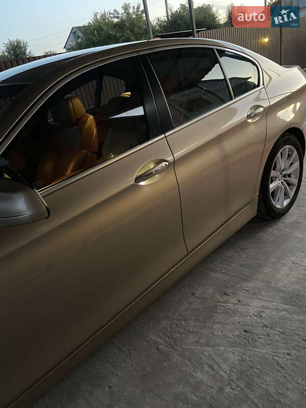 Седан BMW 5 Series 2012 в Лубнах