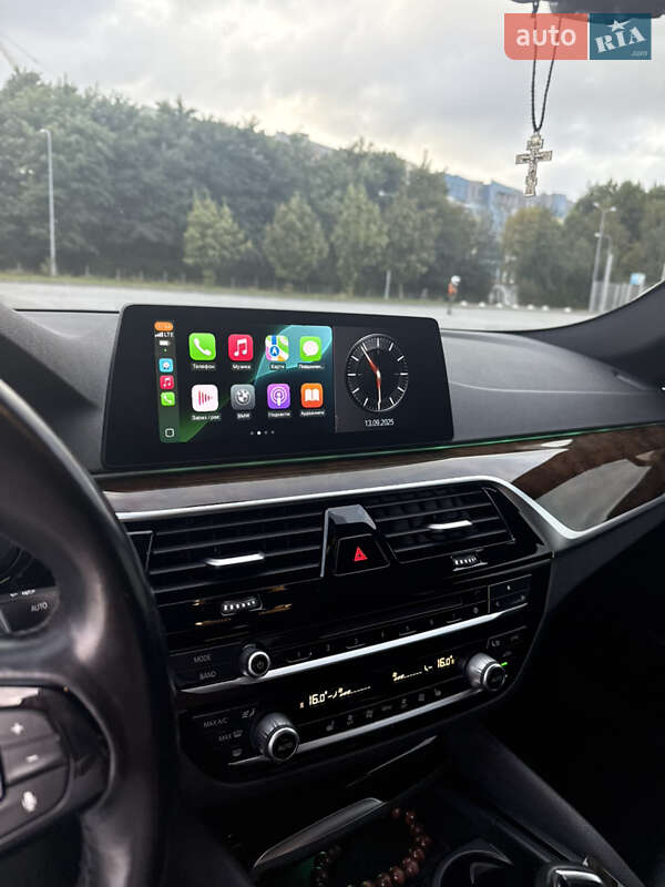 Седан BMW 5 Series 2017 в Львові