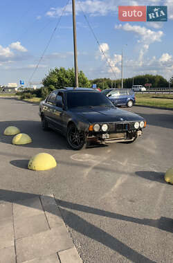 Седан BMW 5 Series 1989 в Пирятине
