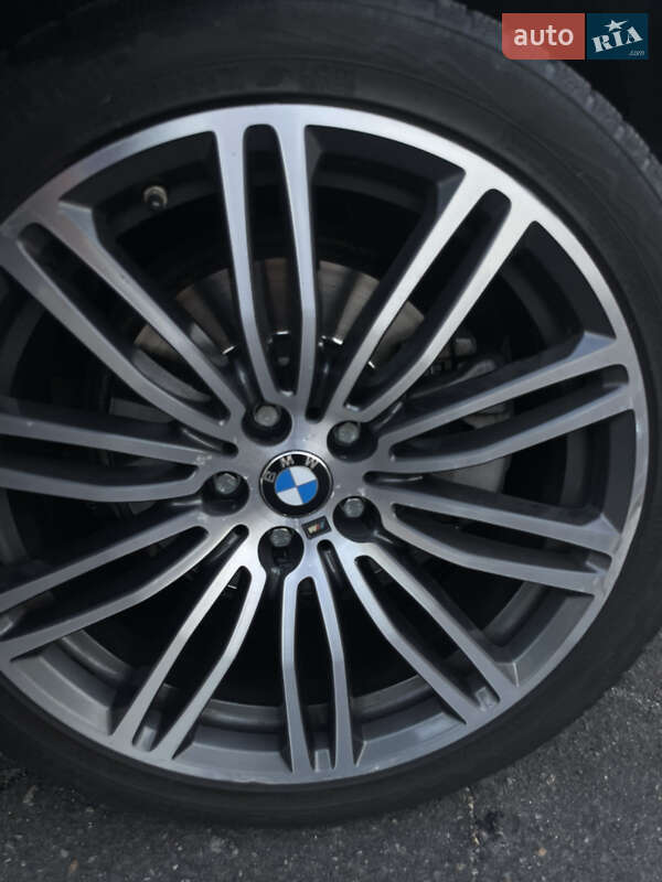 Универсал BMW 5 Series 2018 в Киеве