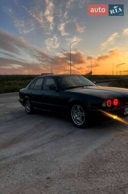 Седан BMW 5 Series 1989 в Коростишеві