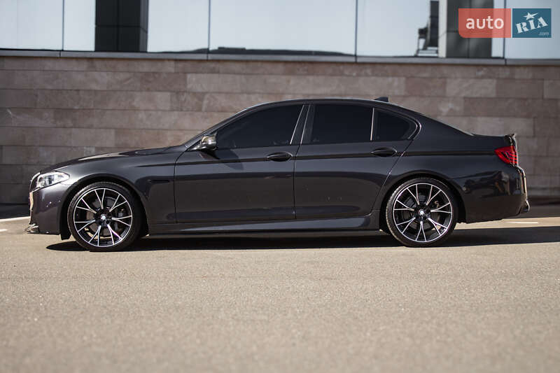 Седан BMW 5 Series 2014 в Киеве