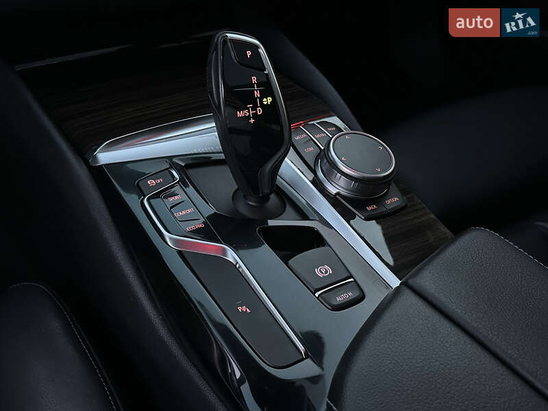 Седан BMW 5 Series 2020 в Мукачево